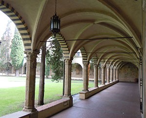 Blick in den Kreuzgang der Santa Maria Novella