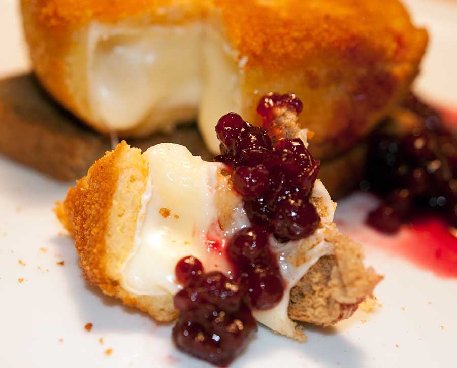 Preiselbeeren mit gebackenem Camembert selbermachen