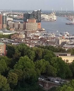 Blick auf die Elbphilharmonie
