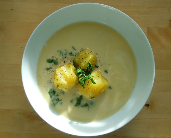 Petersilienwurzel-Suppe: Großmutters Rezept Petersilienwurzel-Suppe