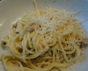 Grüne-Pfeffer-Sauce an Spagetti