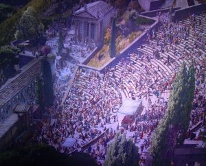 Amphi-Theater